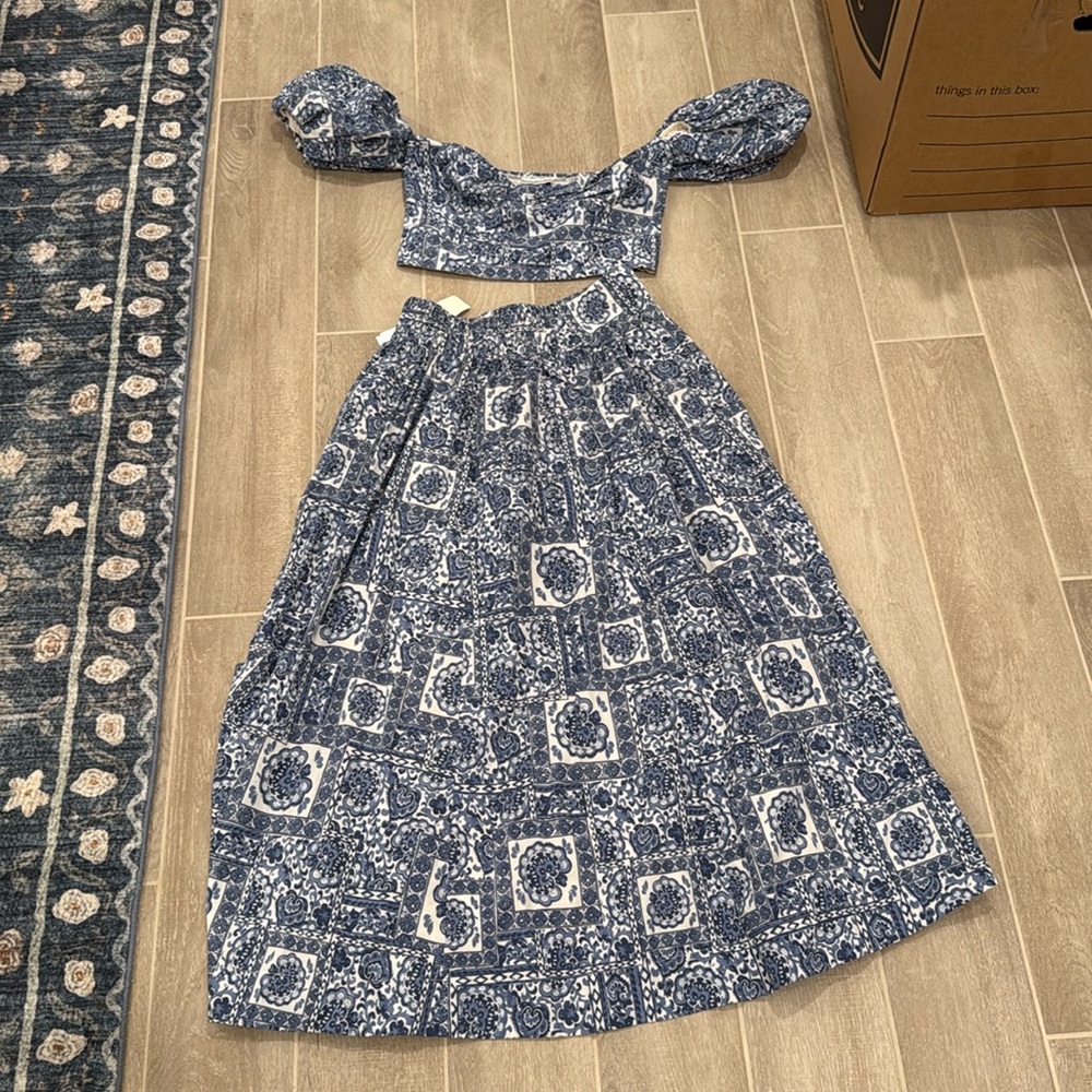Abercrombie & Fitch Blue and White Midi Skirt
